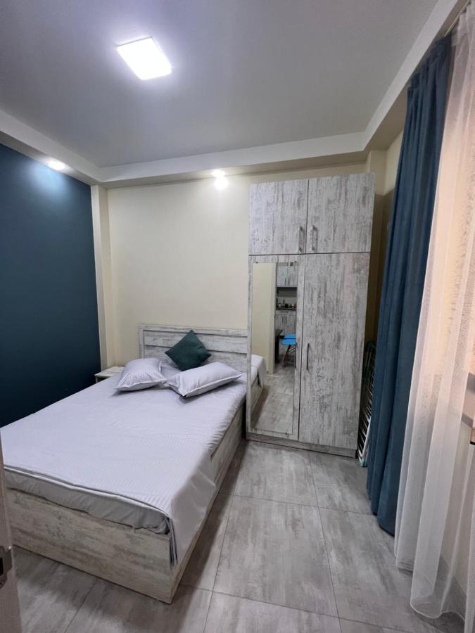 Cool Blue Interior Self Check In Apartment Yerevan Exterior photo