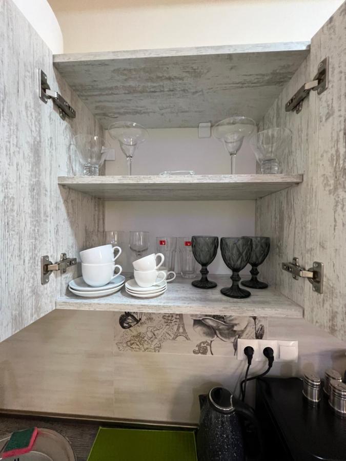 Cool Blue Interior Self Check In Apartment Yerevan Exterior photo