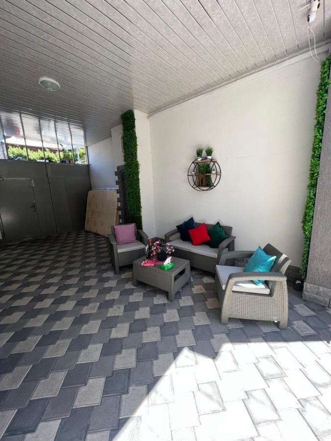 Cool Blue Interior Self Check In Apartment Yerevan Exterior photo