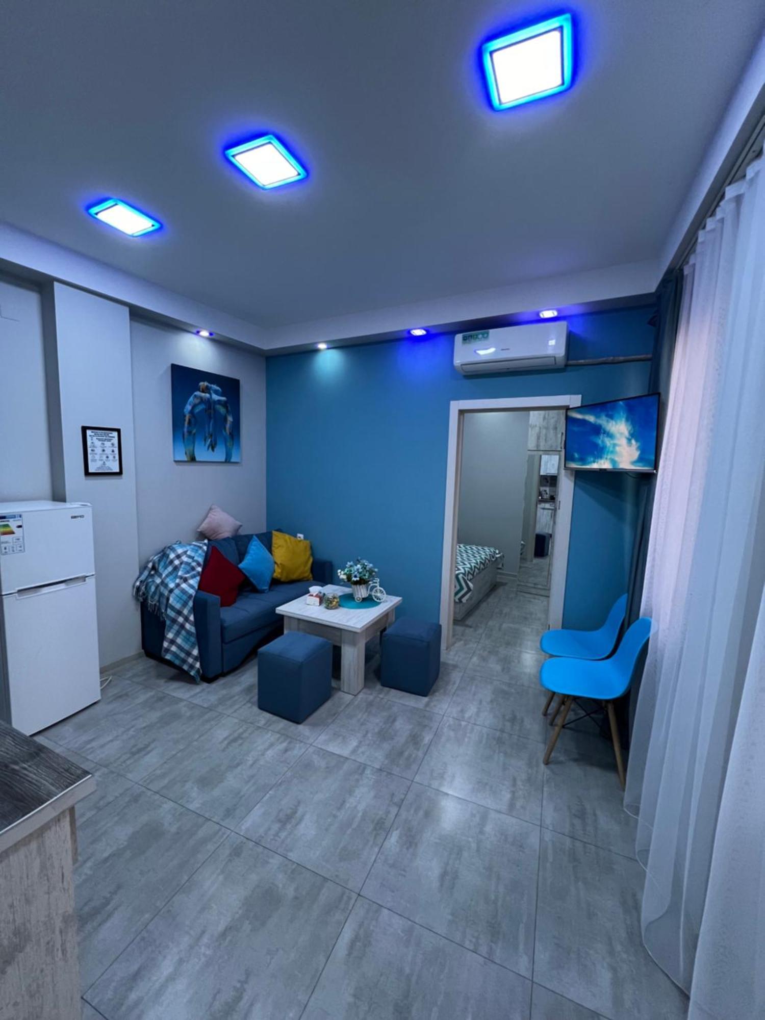 Cool Blue Interior Self Check In Apartment Yerevan Exterior photo