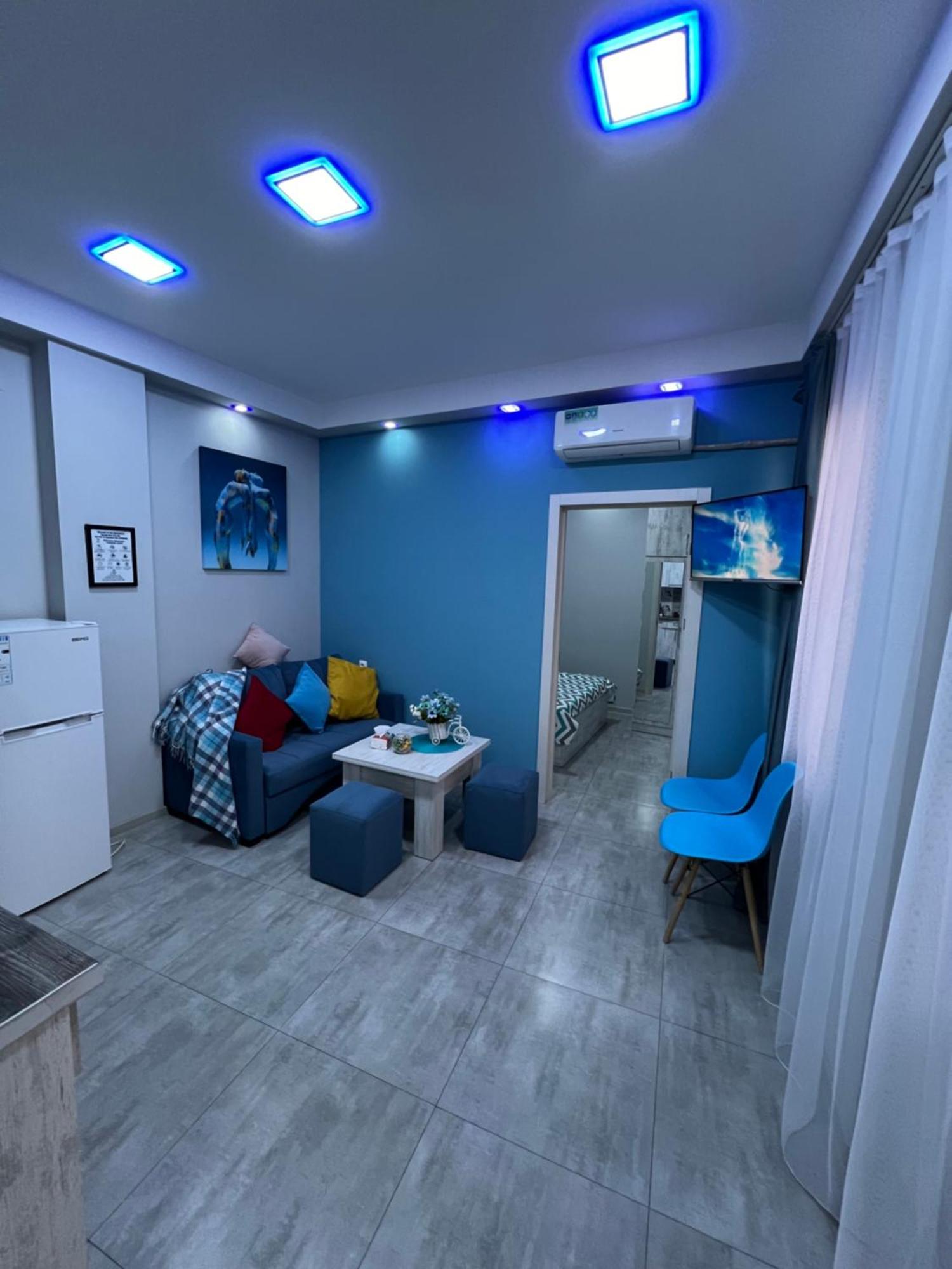 Cool Blue Interior Self Check In Apartment Yerevan Exterior photo